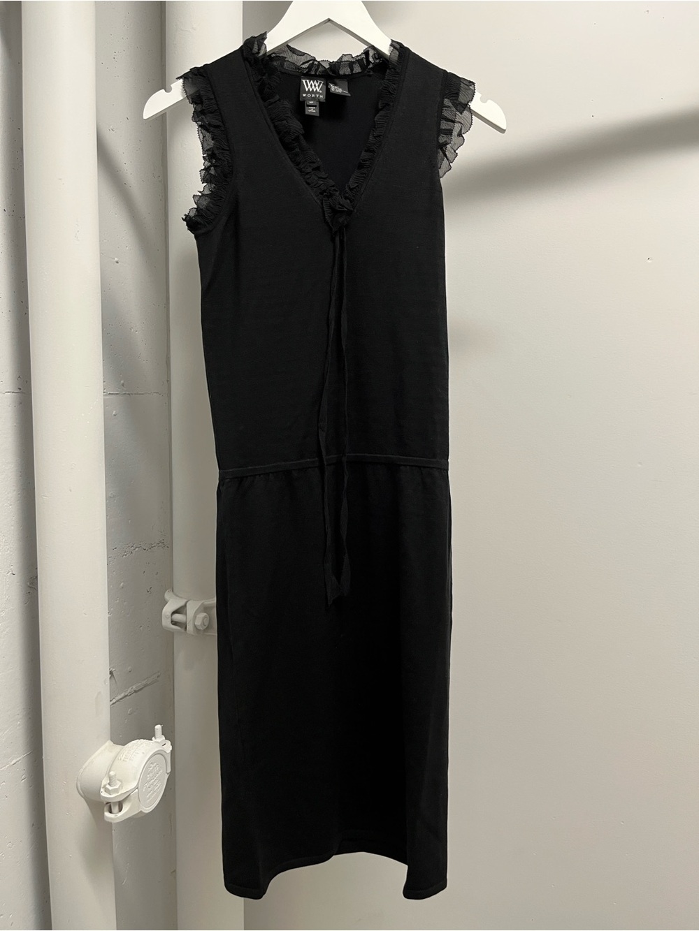 Wilfred Black Sleeveless V-Neck Midi Dress with Ruffle Trim